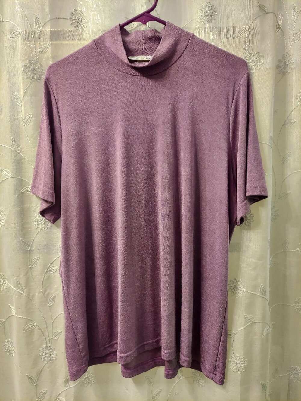 Carloyn Strauss mock neck/turtle neck